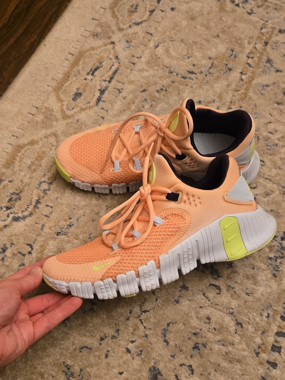 Women Nike Motcon Size 9